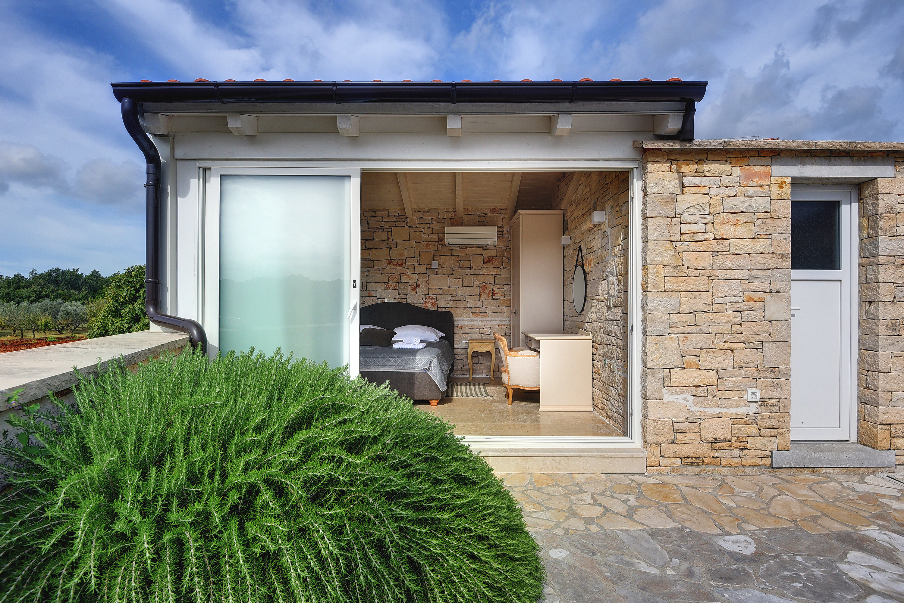 Villa mit beheiztem Pool, zwei Saunen, Ladegerät für Elektroautos