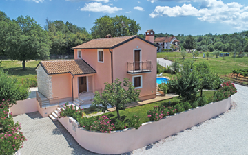 Charming villa with swimming pool, 3 bedrooms, wi-fi, BBQ