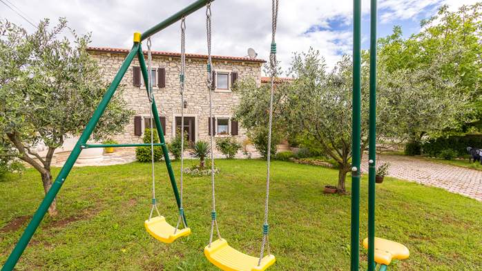 Beautiful Istrian house with landscaped garden, BBQ, parking, 17