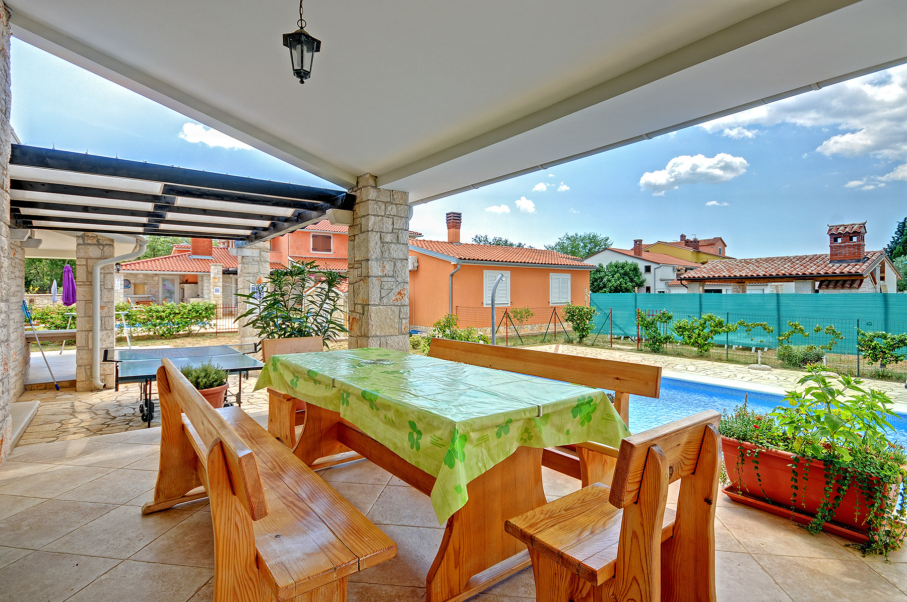 Two-storey villa, with swimming pool, sun terrace, WiFi