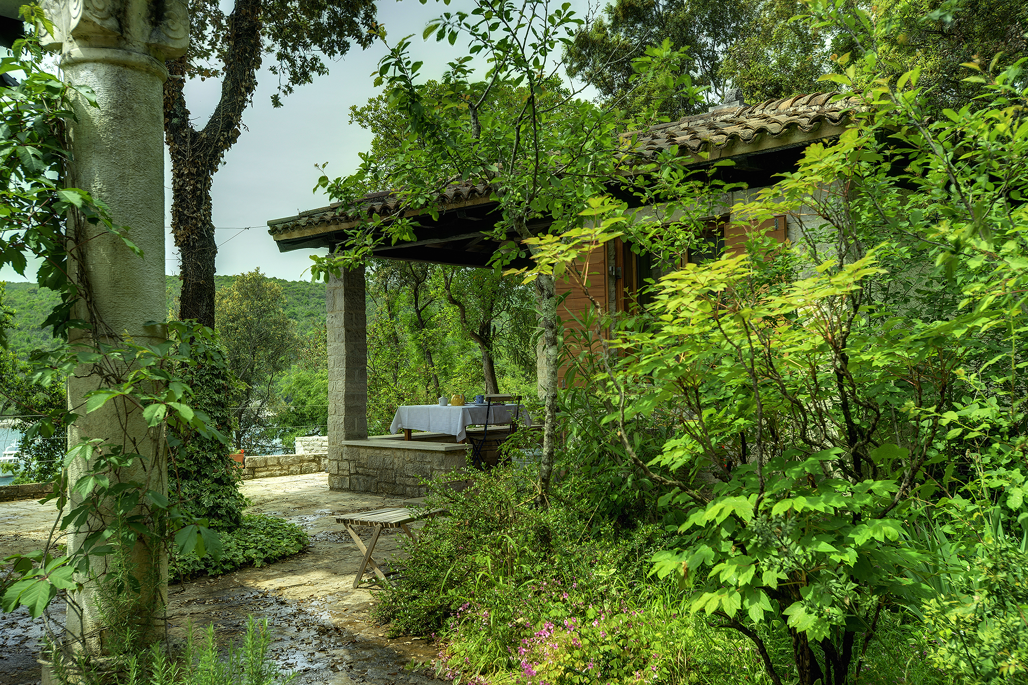 Villa with private pool, summer kitchen with a wood oven and BBQ