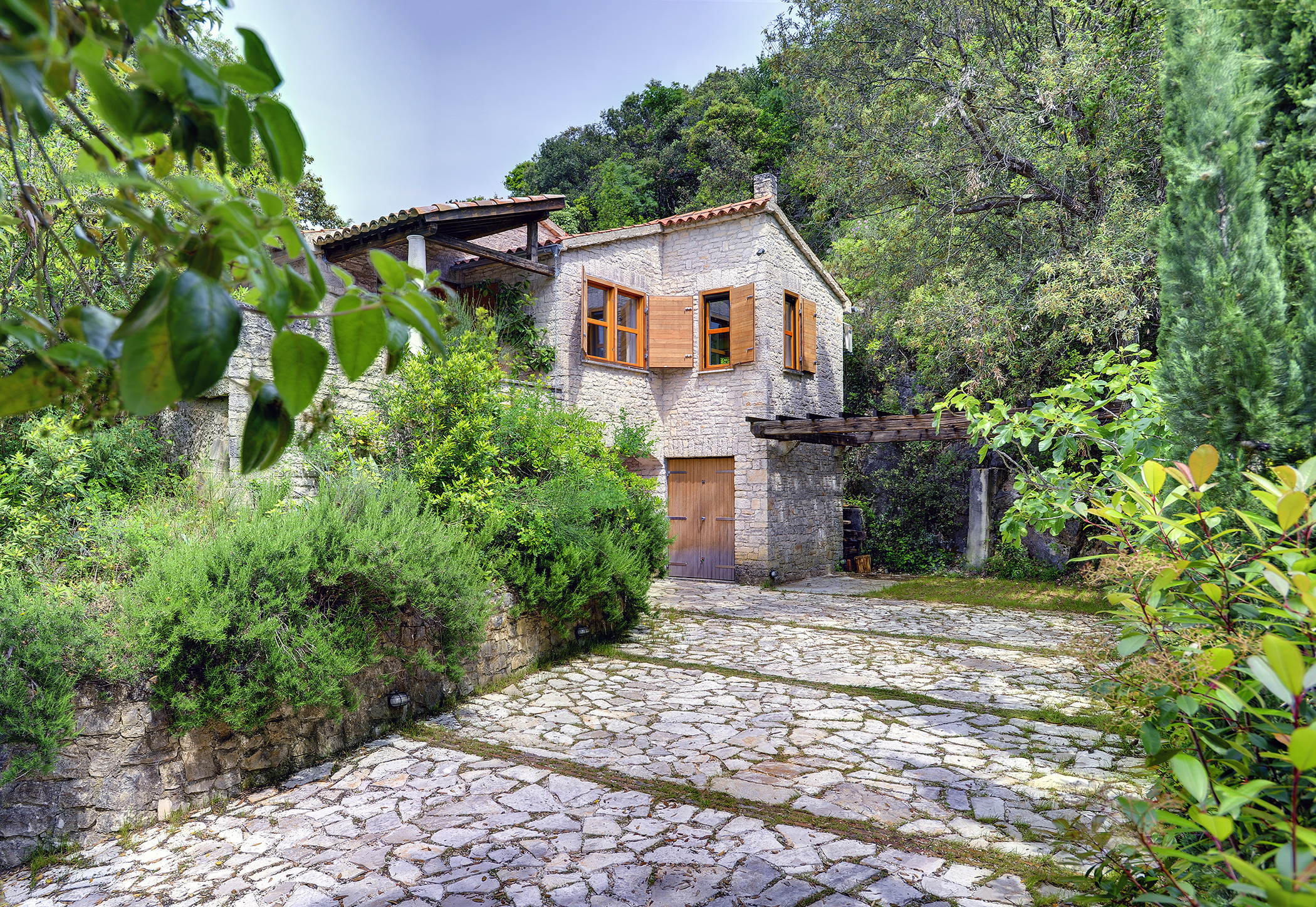 Villa with private pool, summer kitchen with a wood oven and BBQ