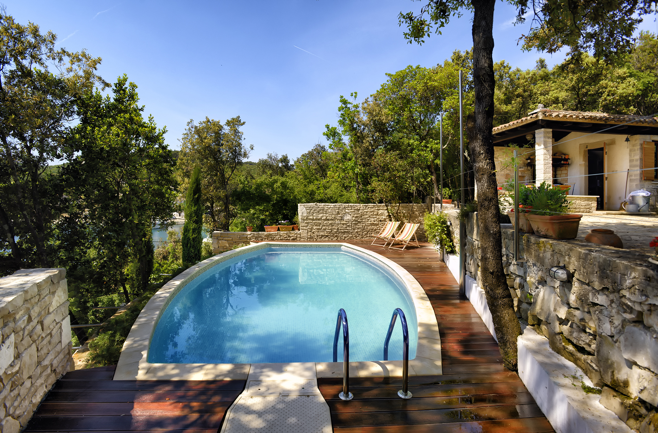 Villa with private pool, summer kitchen with a wood oven and BBQ
