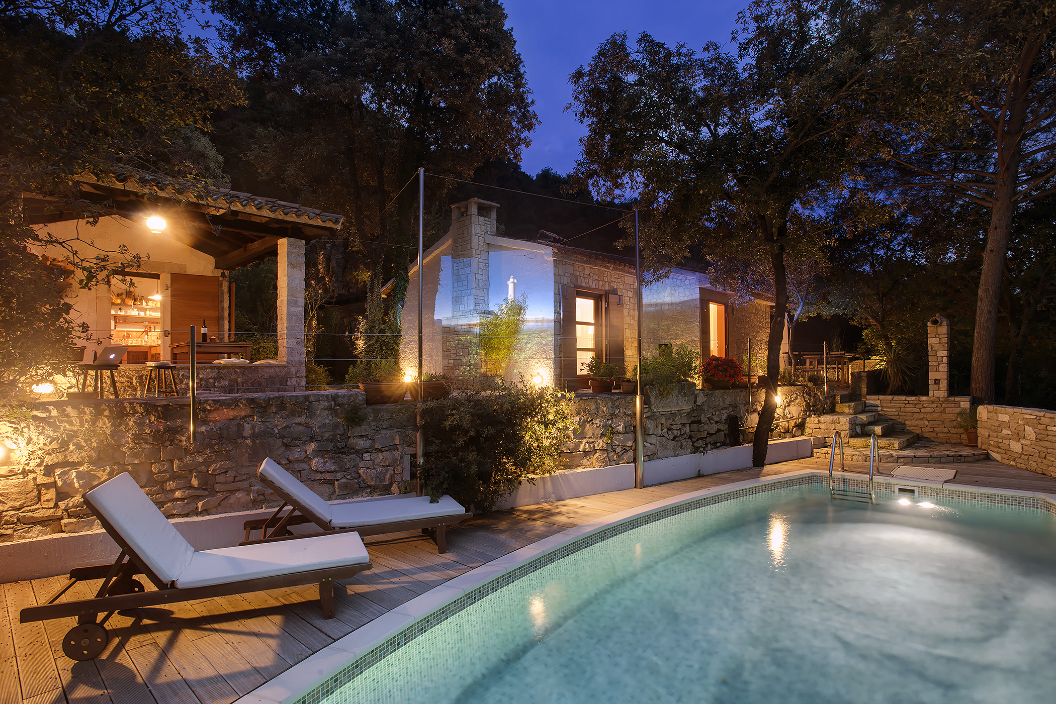 Villa with private pool, summer kitchen with a wood oven and BBQ