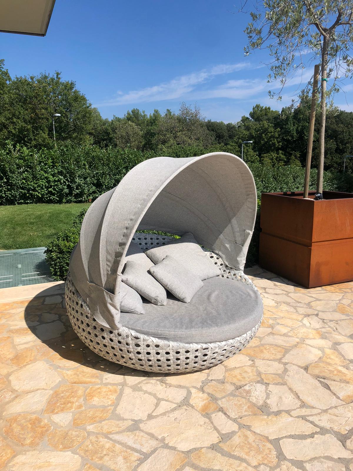 Villa with infinity pool, glass sauna,terrace and unique sea view