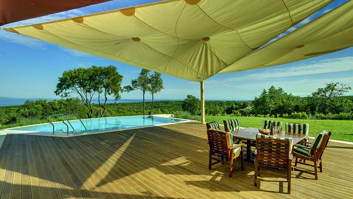 Villa mit Infinity-Pool, Glassauna, Terrasse und Meerblick, 10