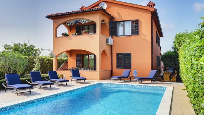 Villa with pool, outside kitchen and sun terrace, 3