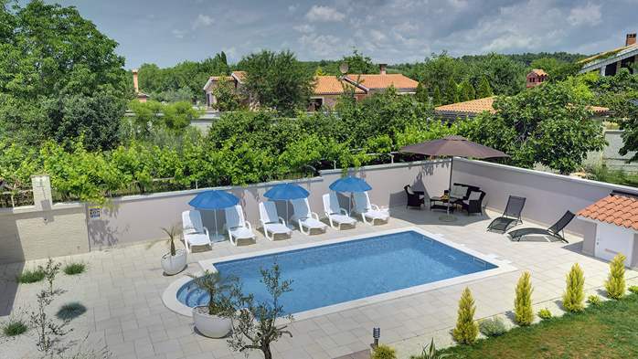 Villa arredata in stile moderno a Medulin, con piscina e palestra, 5