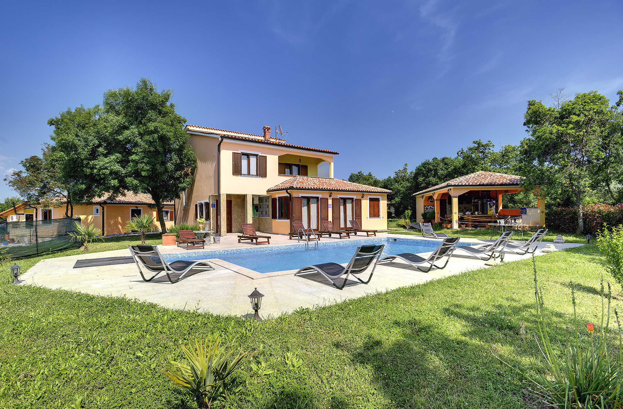 Villa con piscina con idromassaggio, terrazza, palestra e sauna