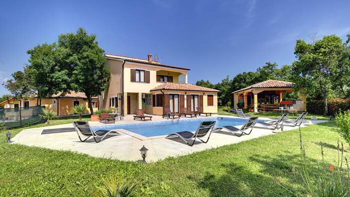 Villa with pool with whirpool, sun terrace, gym and sauna, 1