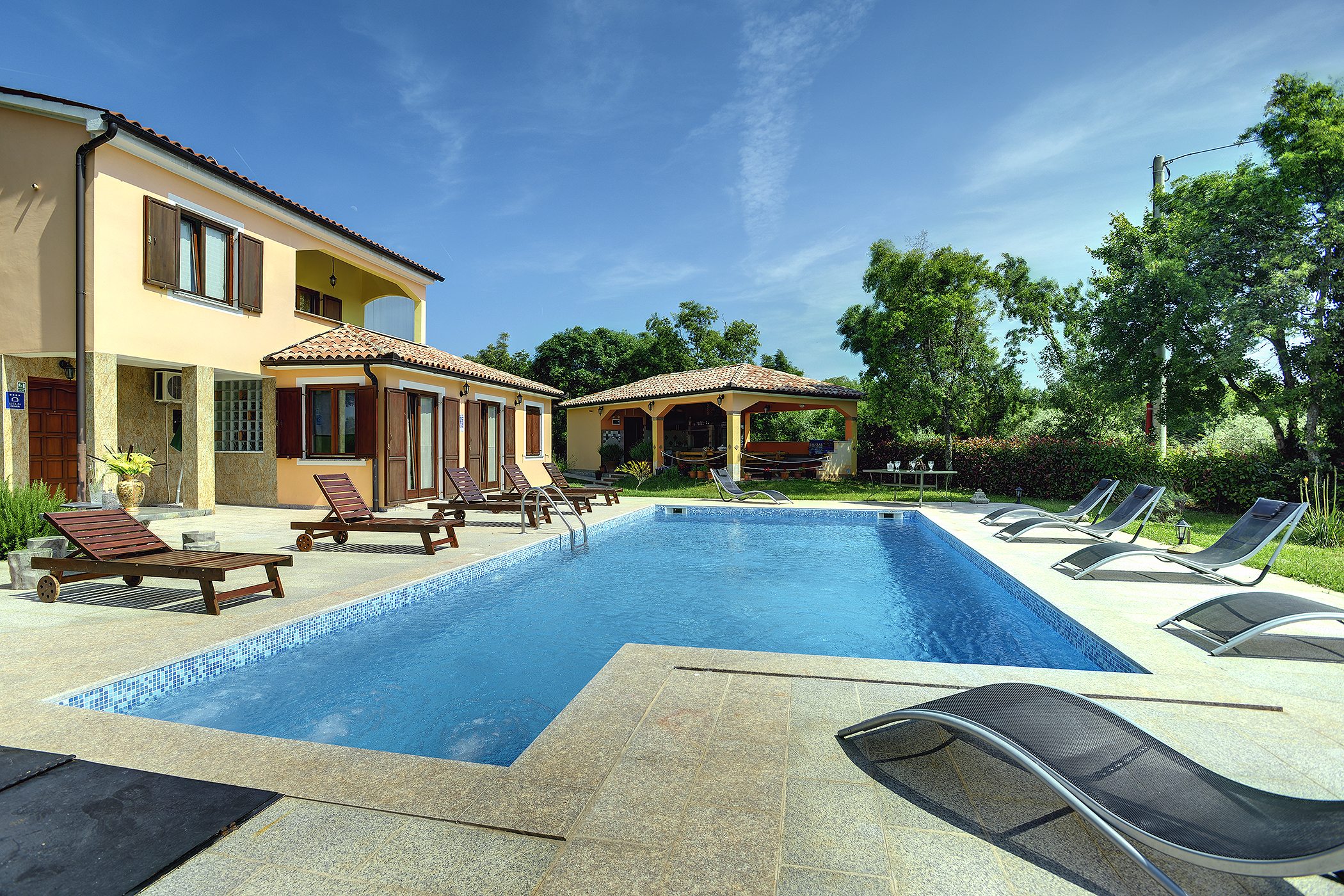 Villa con piscina con idromassaggio, terrazza, palestra e sauna