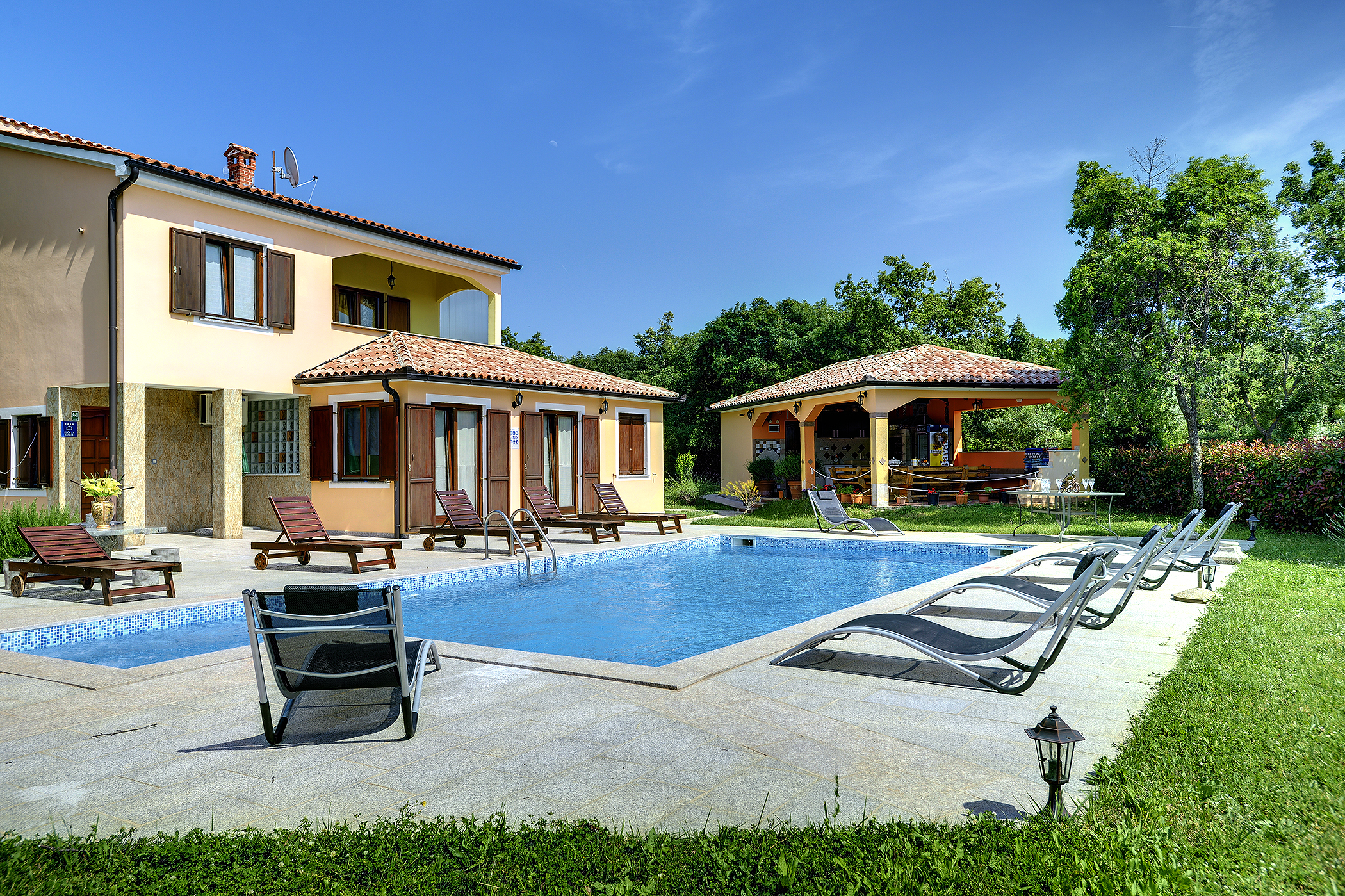 Villa con piscina con idromassaggio, terrazza, palestra e sauna