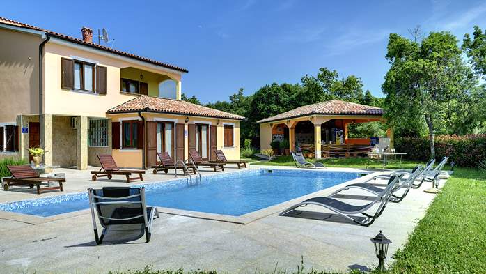 Villa con piscina con idromassaggio, terrazza, palestra e sauna, 4