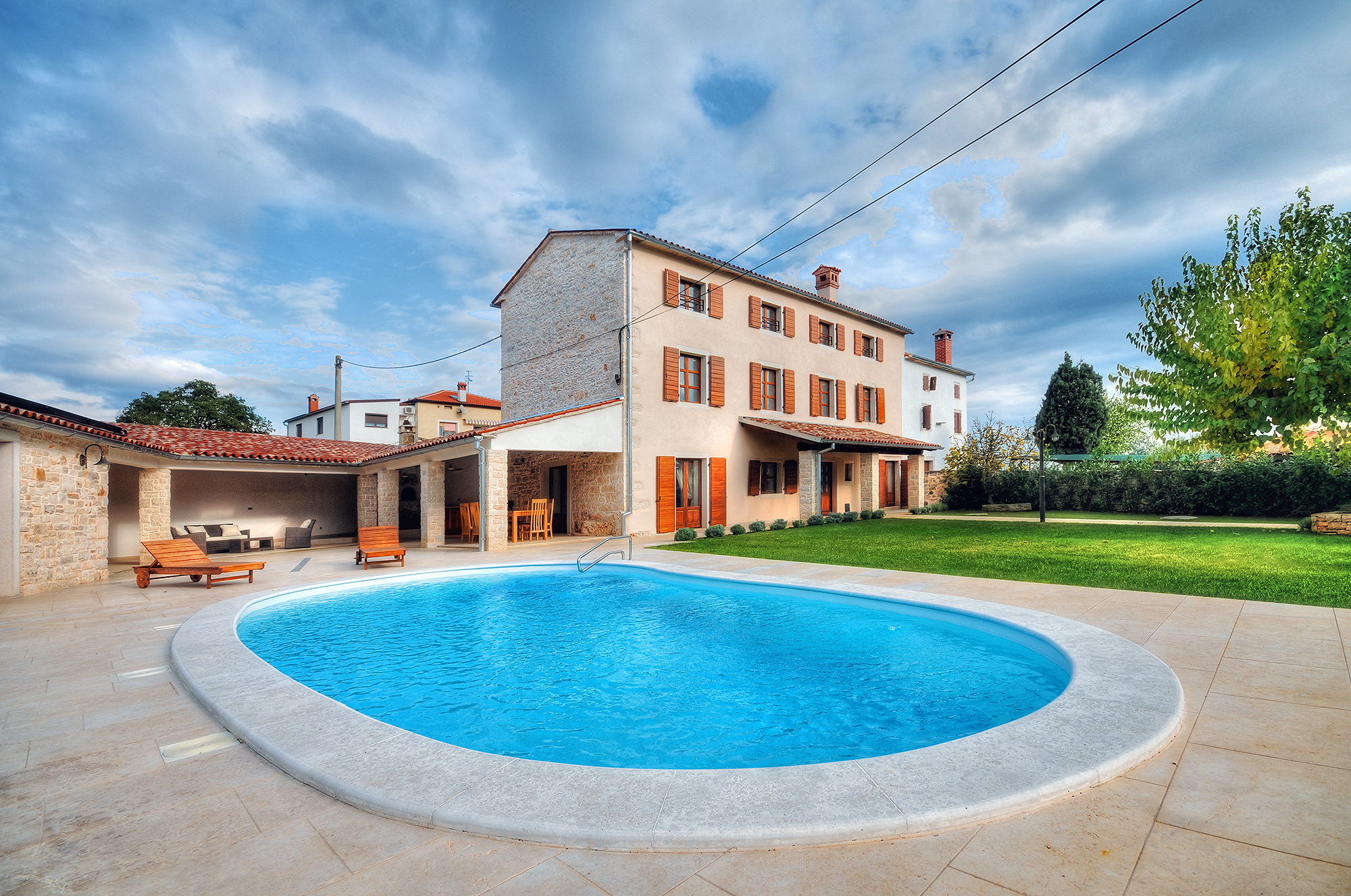 Classy villa with private pool, sauna, sun terrace, Wi-Fi, SAT-TV