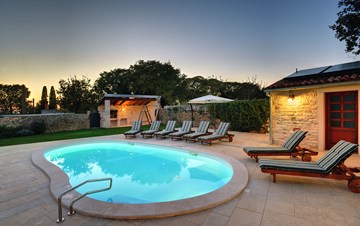 Elegante villa con piscina privata, sauna, terrazza prendisole