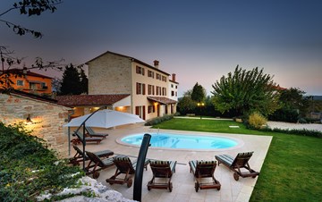 Elegante Villa mit Privatem Pool, Sauna, Sonnenterrasse, Wifi