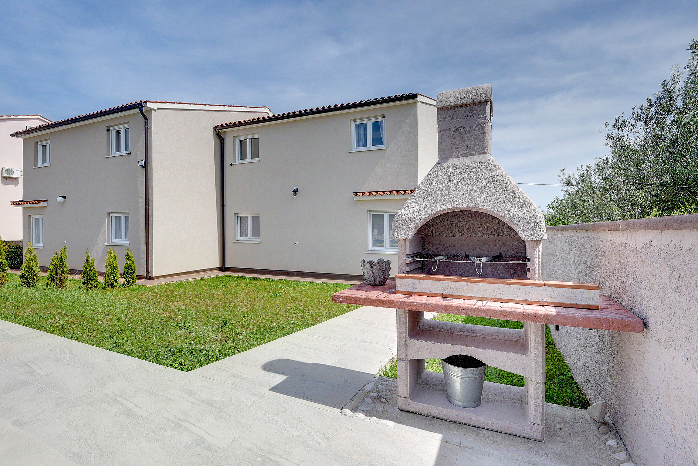 Modernes Haus für 16 Personen mit privatem Pool