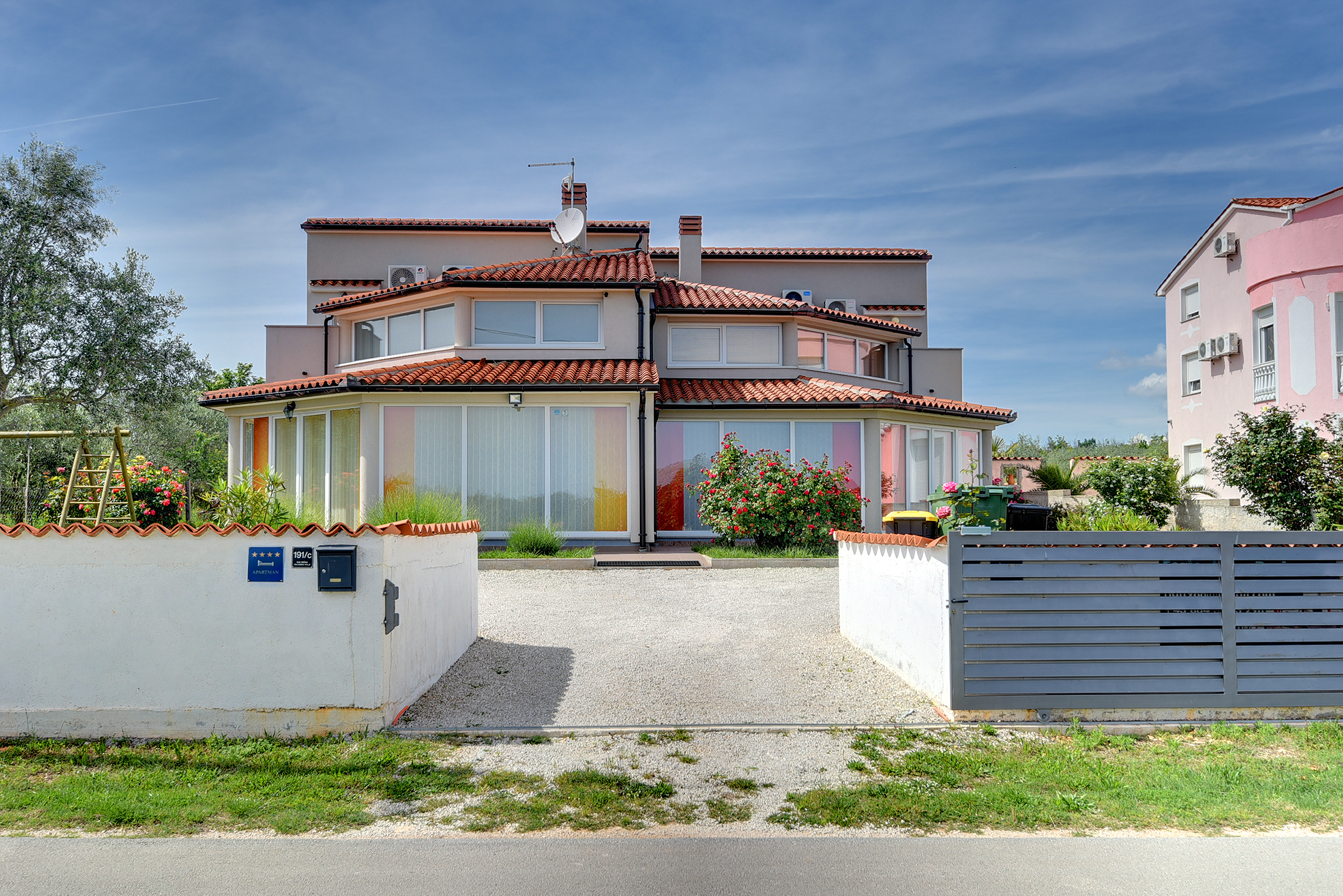 Modernes Haus für 16 Personen mit privatem Pool