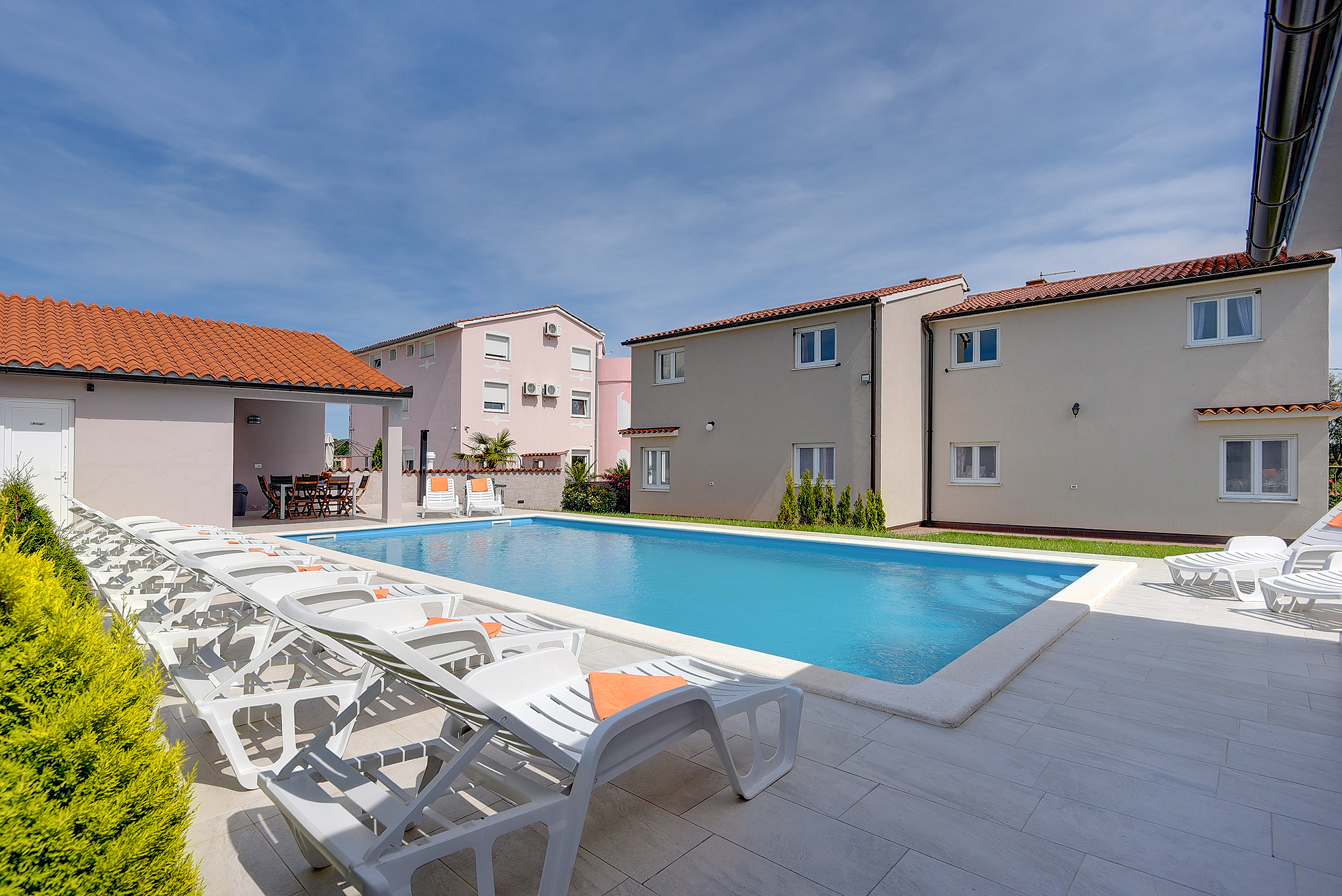 Modernes Haus für 16 Personen mit privatem Pool