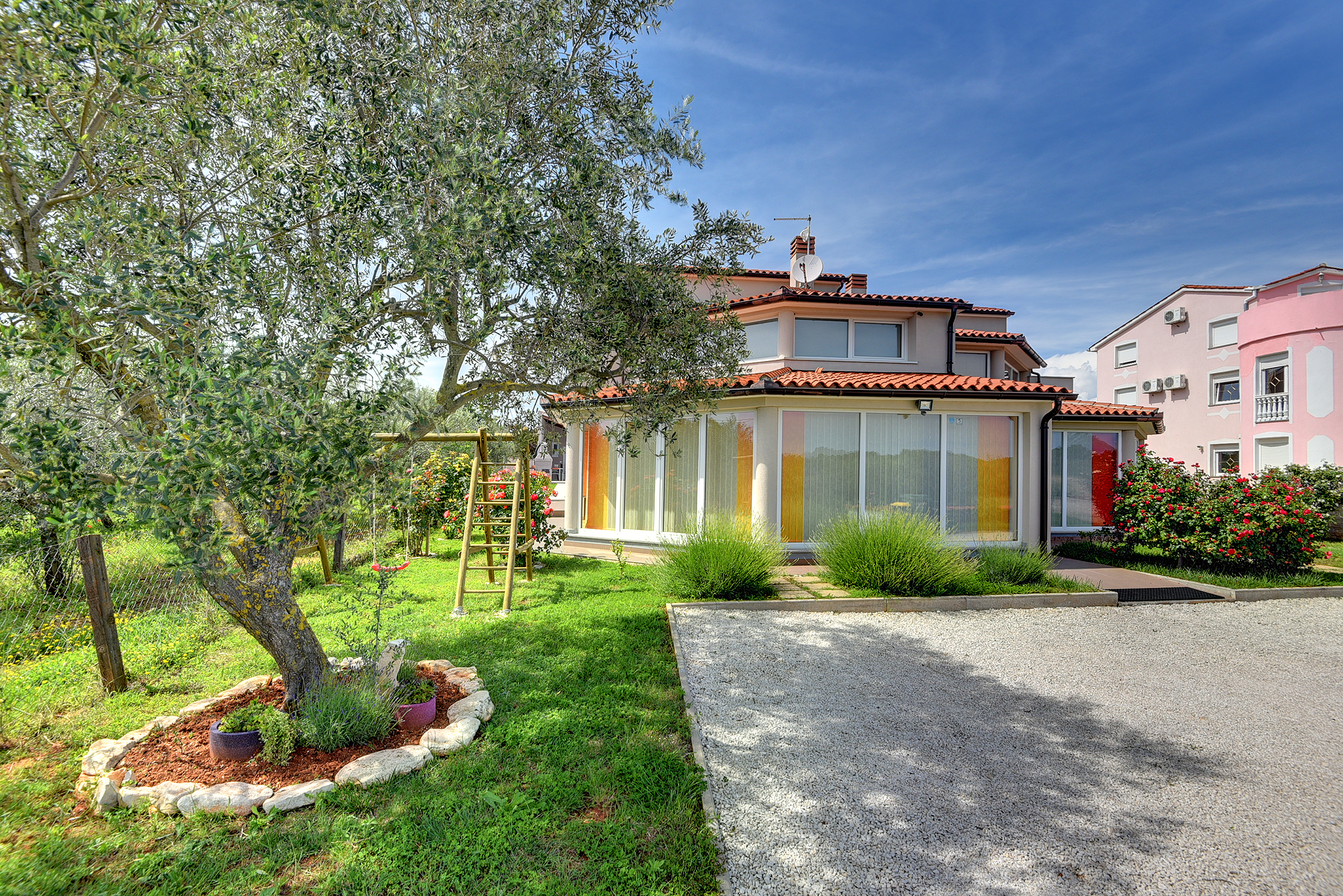 Modernes Haus für 16 Personen mit privatem Pool