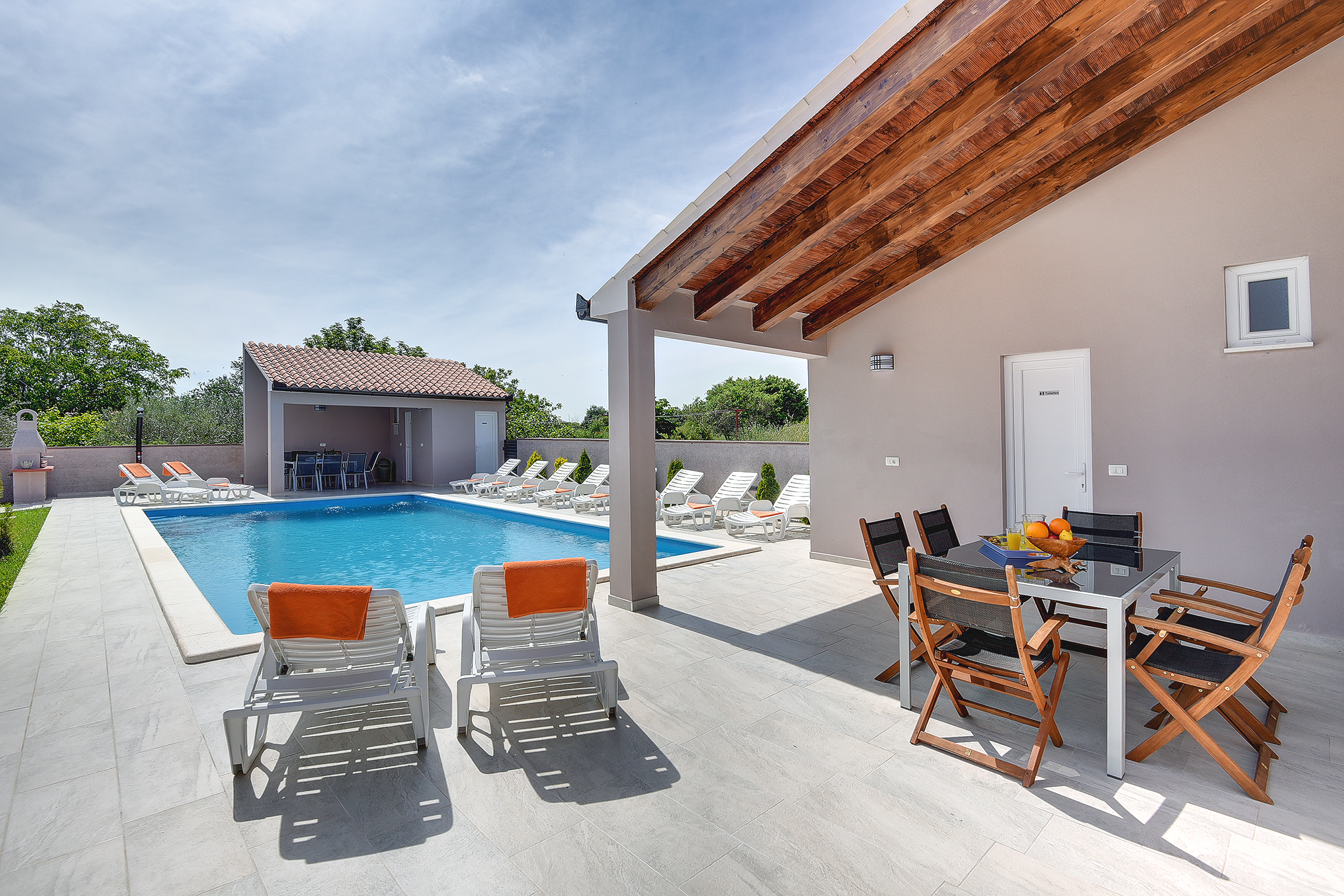 Modernes Haus für 16 Personen mit privatem Pool