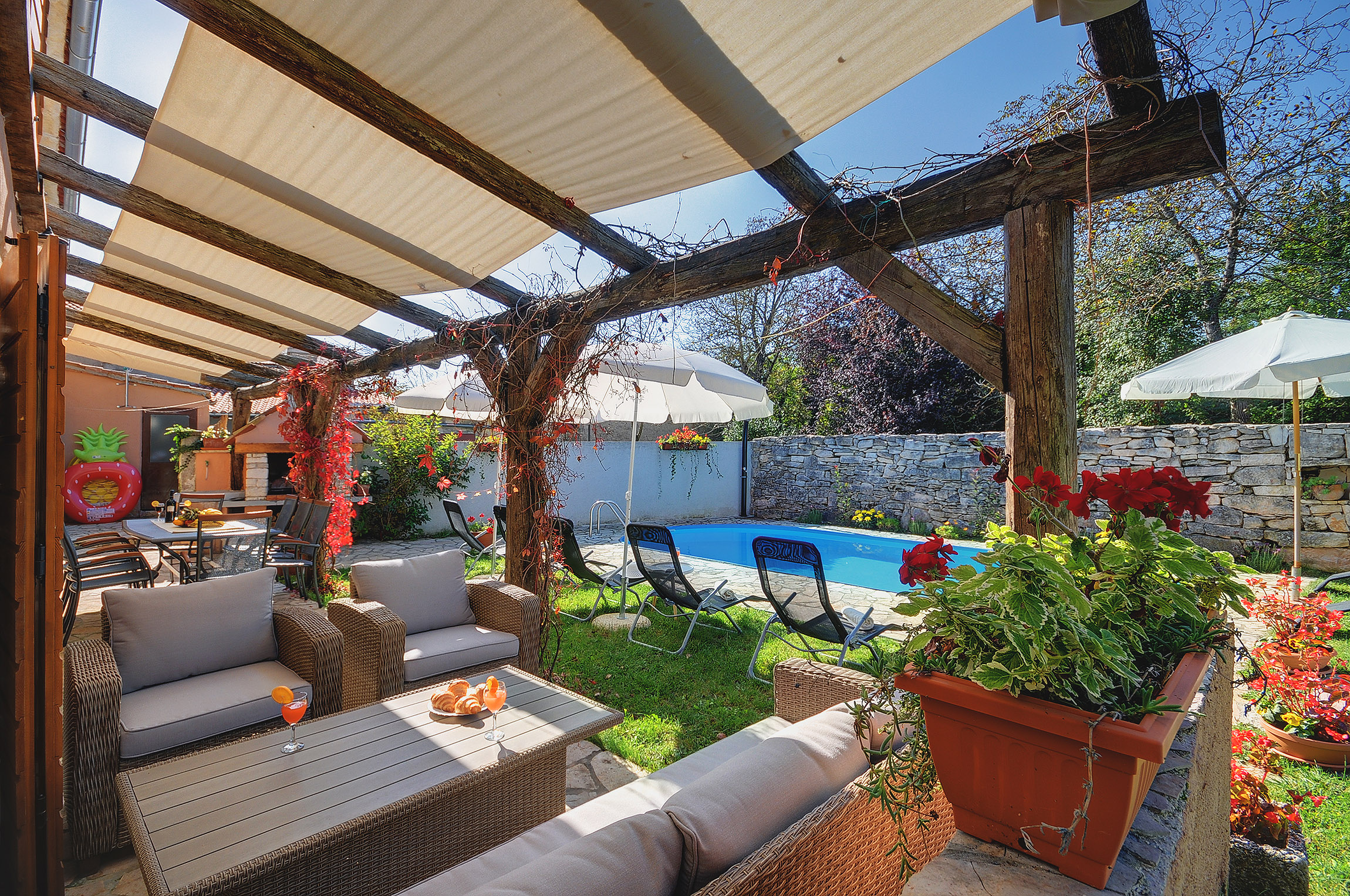 Villa on 2 floors, with pool and terrace in central Istria