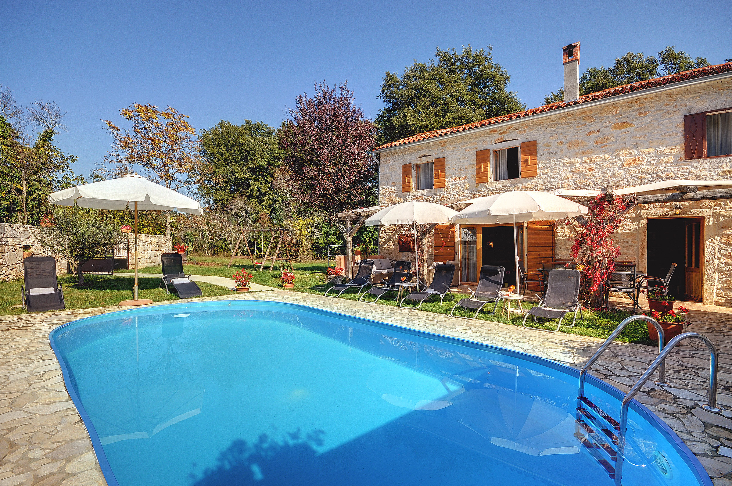 Villa on 2 floors, with pool and terrace in central Istria
