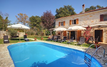 Villa su due piani, con piscina e terrazza nell'Istria centrale