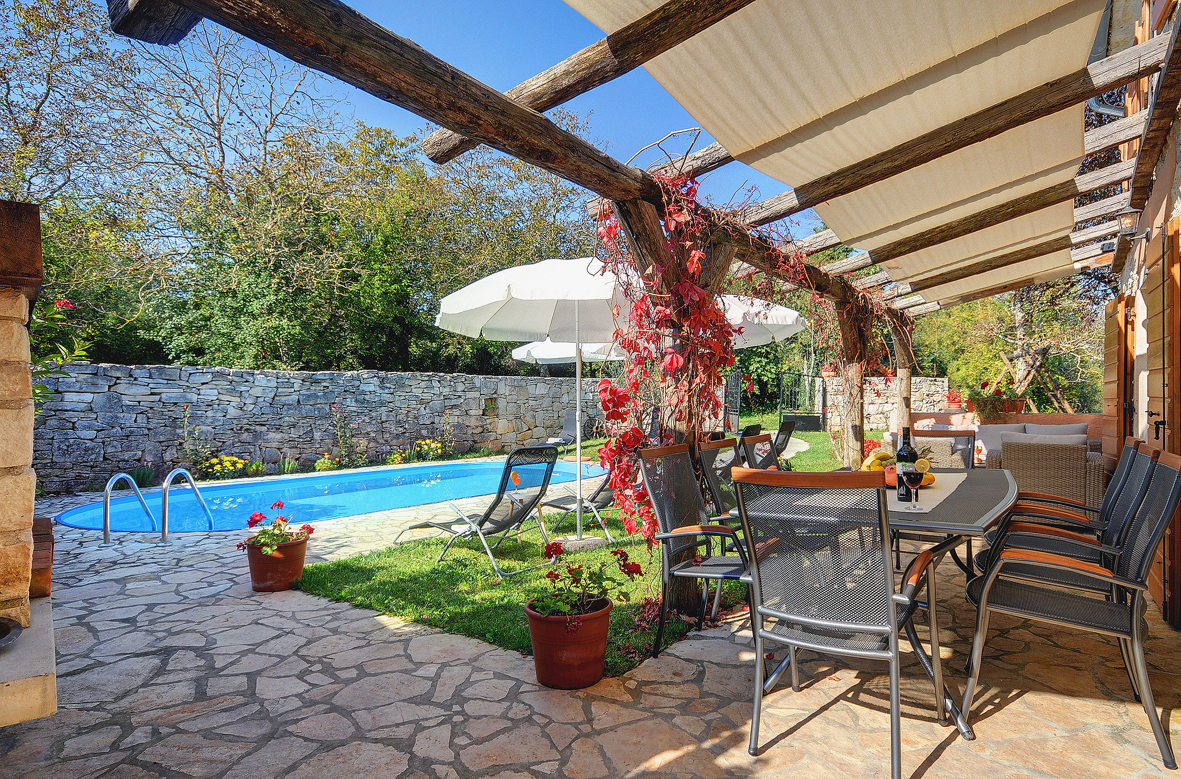 Villa on 2 floors, with pool and terrace in central Istria