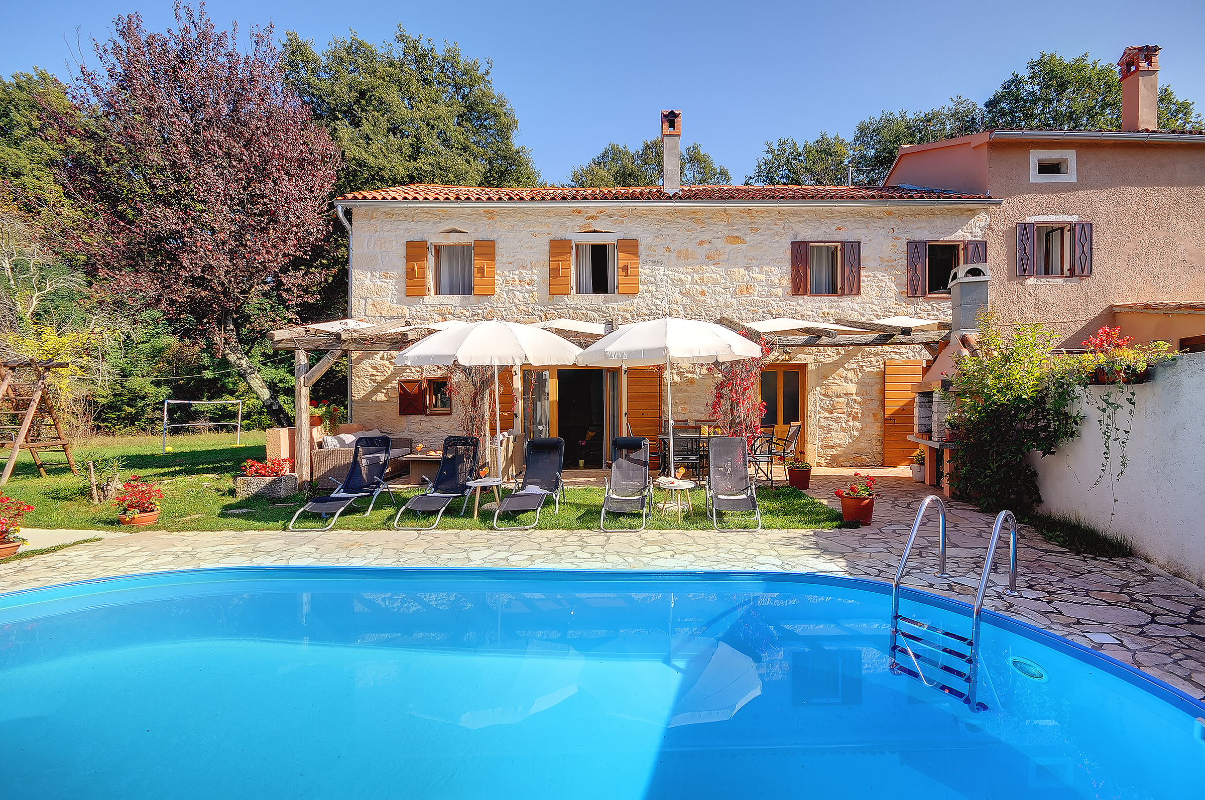 Villa on 2 floors, with pool and terrace in central Istria