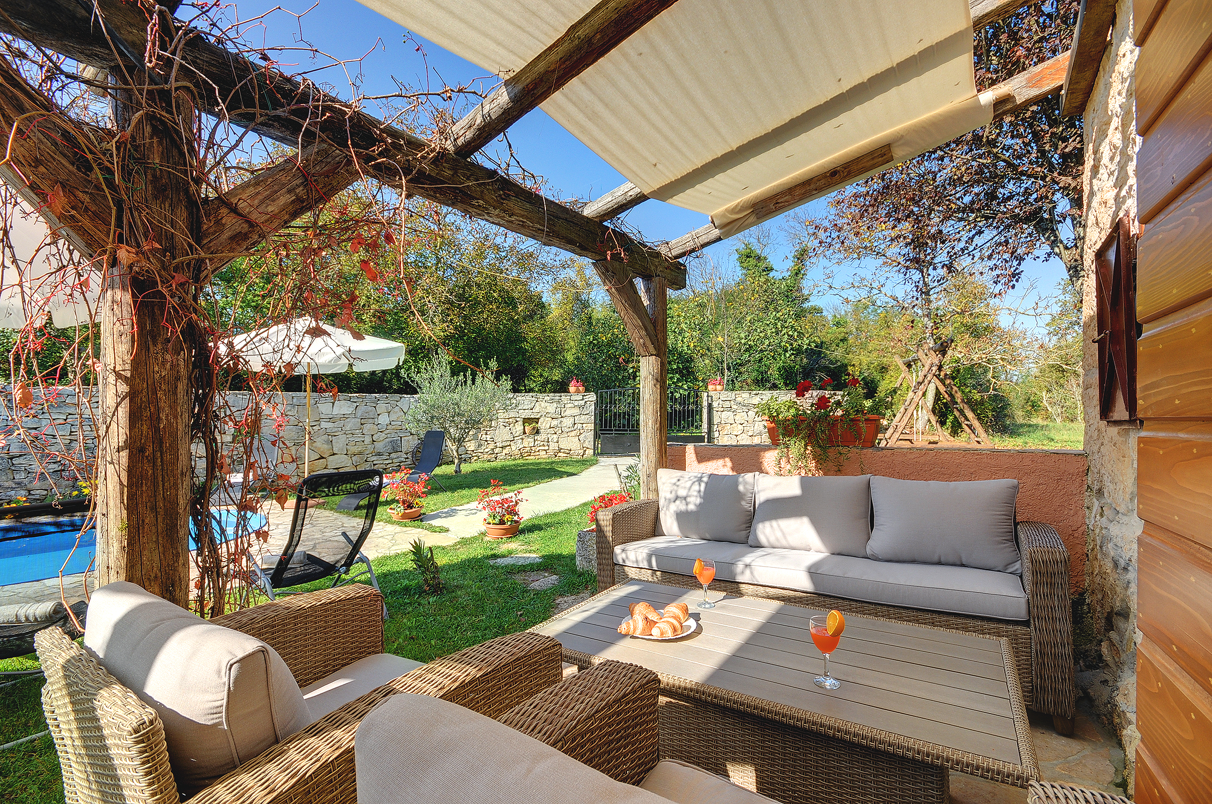 Villa on 2 floors, with pool and terrace in central Istria