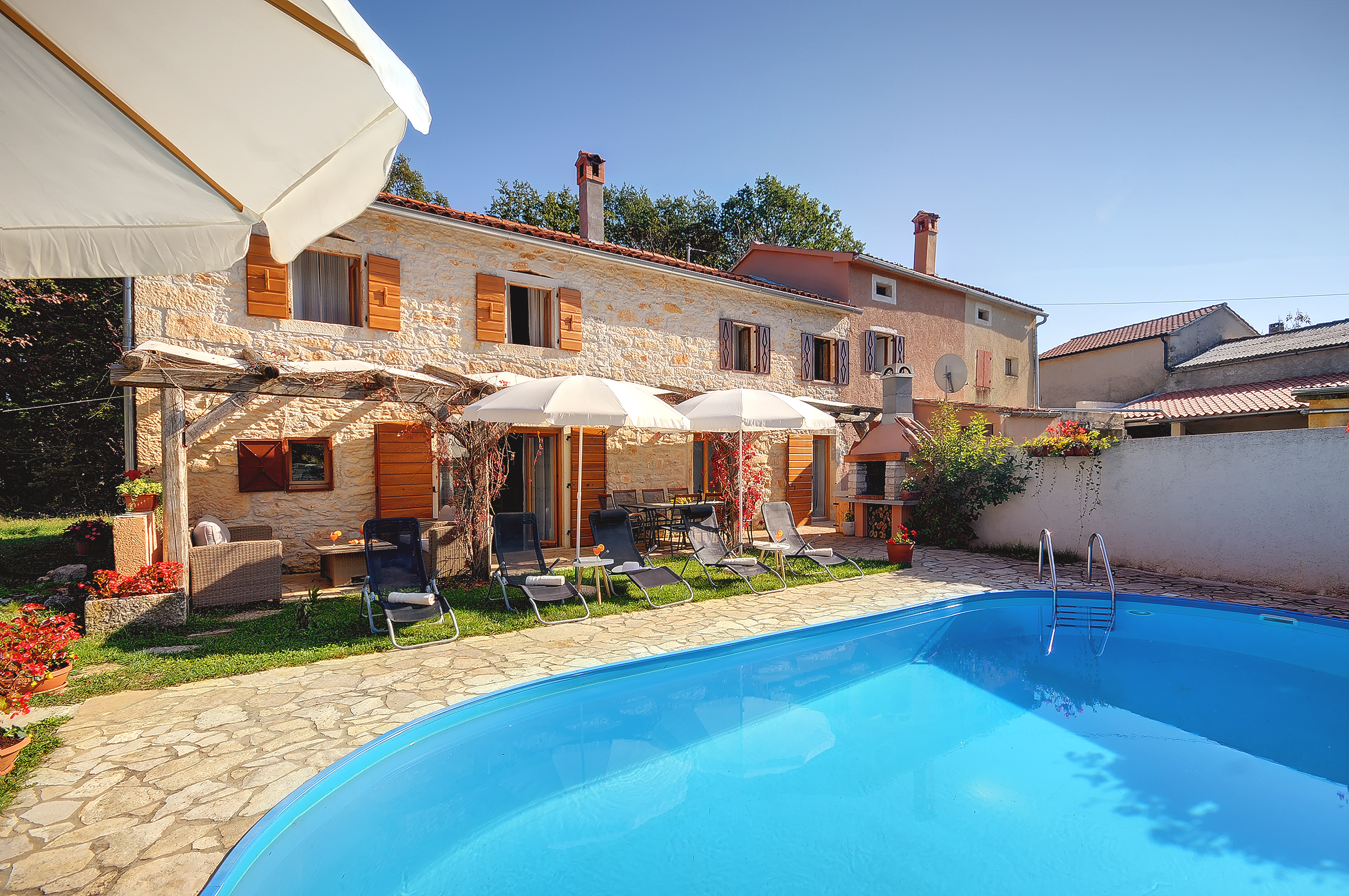 Villa on 2 floors, with pool and terrace in central Istria
