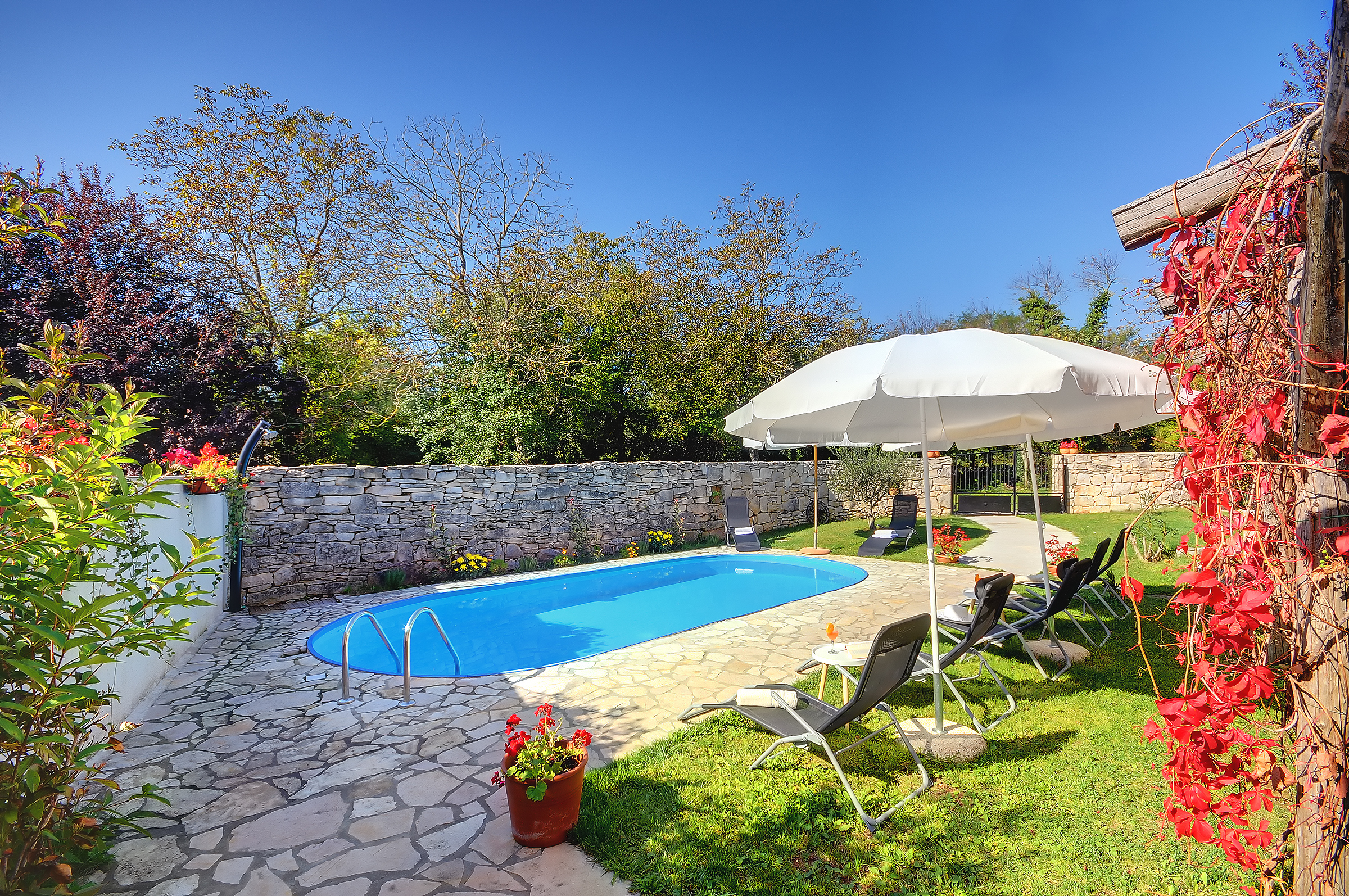 Villa on 2 floors, with pool and terrace in central Istria