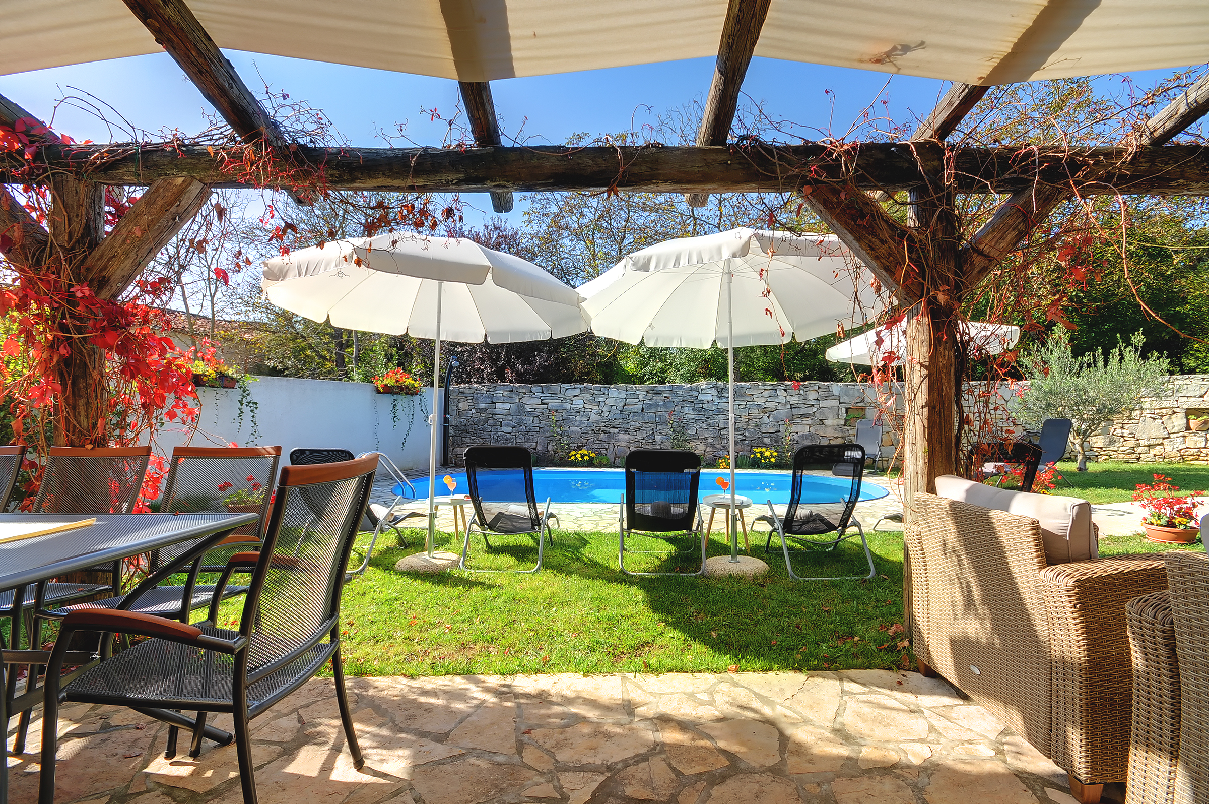 Villa on 2 floors, with pool and terrace in central Istria