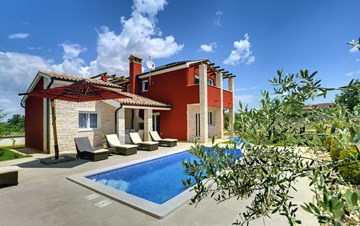 Villa mit Privatem Pool, Sauna mit Infrarot Licht und Jacuzzi