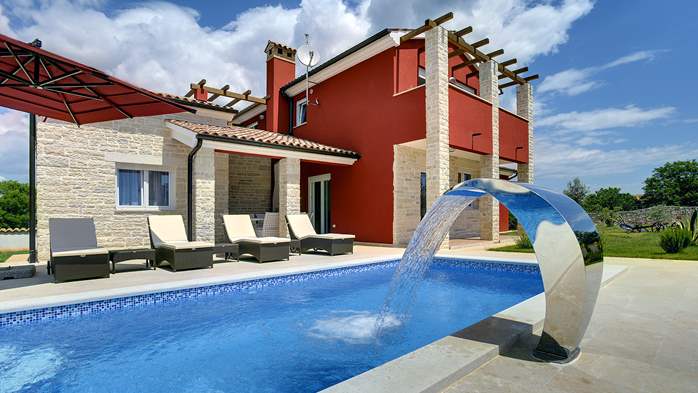 Villa with private pool, sauna with infrared light and jacuzzi, 1