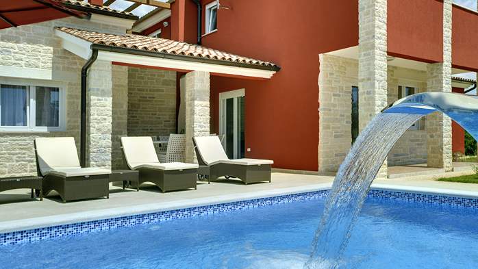 Villa with private pool, sauna with infrared light and jacuzzi, 9