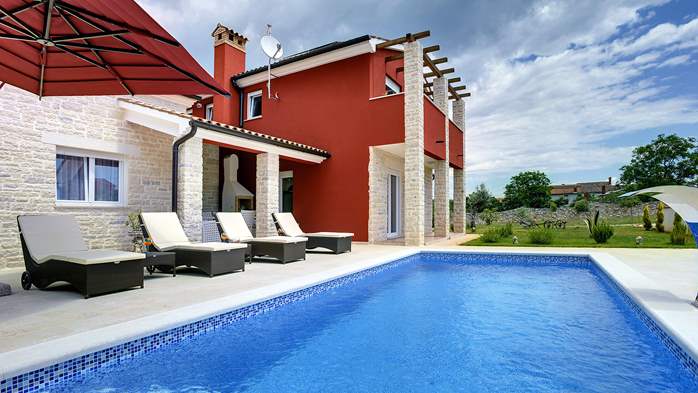 Villa with private pool, sauna with infrared light and jacuzzi, 11