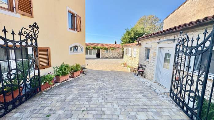 Prekrasna seoska oaza s apartmanima na mirnoj lokaciji u Istri, 17