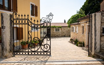 Beautiful rural oasis with apartments in quiet location in Istra