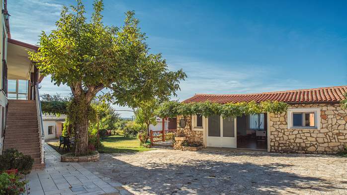 Prekrasna seoska oaza s apartmanima na mirnoj lokaciji u Istri, 36