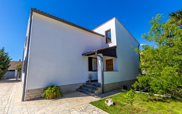 Haus in der Nähe von Pula bietet Unterkunft in modernen FeWo