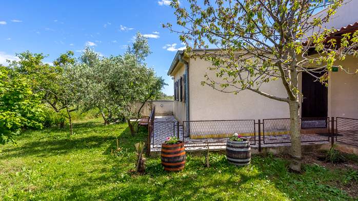 Charming house in Pula with a large garden for 4 persons, 1