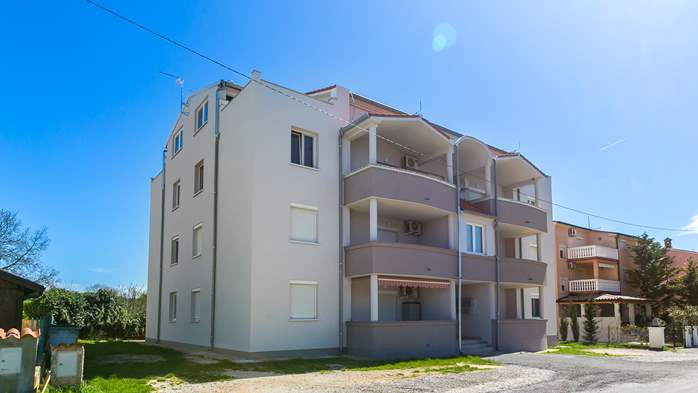 Nice building in Medulin offers accommodation with parking, 15