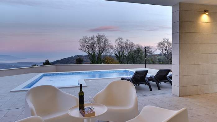 Stunning modern villa, private pool, WiFi, sea view, 17