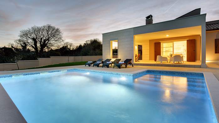 Bella e moderna villa con piscina privata, Wi-Fi, vista mare, 14