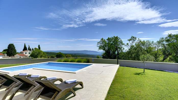 Stunning modern villa, private pool, WiFi, sea view, 12