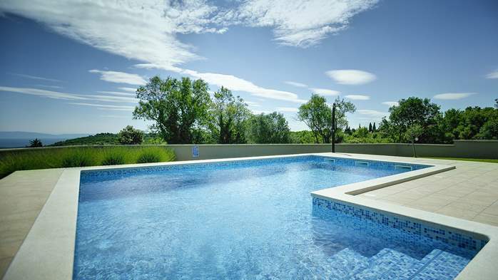 Bella e moderna villa con piscina privata, Wi-Fi, vista mare, 13