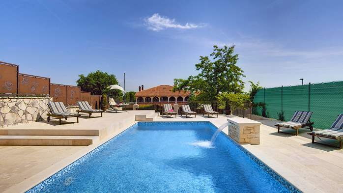 Villa auf zwei Etagen mit Pool und Sonnenterrasse, neben Rovinj, 6
