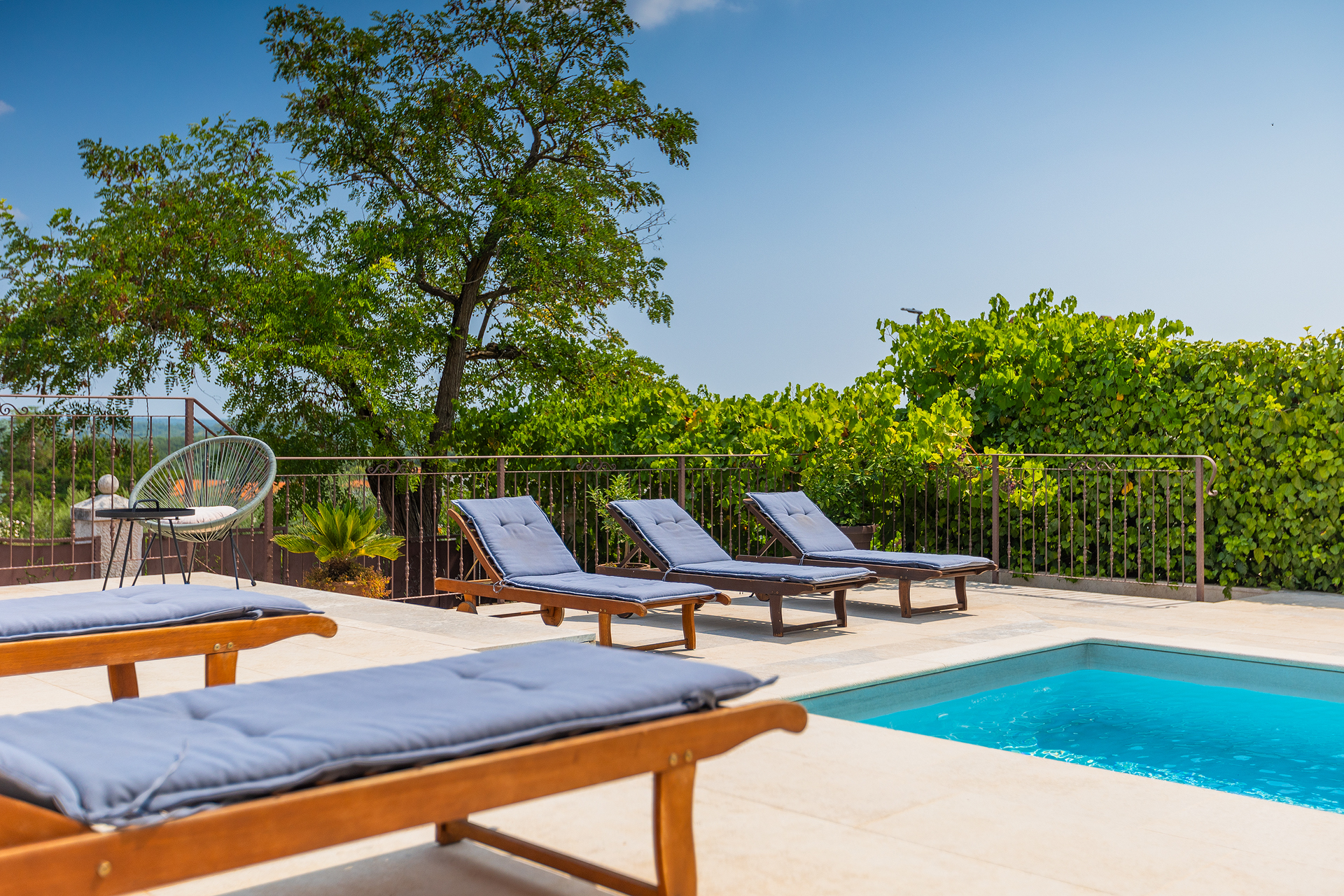 Villa auf zwei Etagen mit Pool und Sonnenterrasse, neben Rovinj